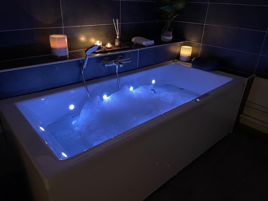 Suites Mana - La Perle Des Isles , Superbe Maison Art Deco Avec Balneotherapie Rethel Bagian luar foto